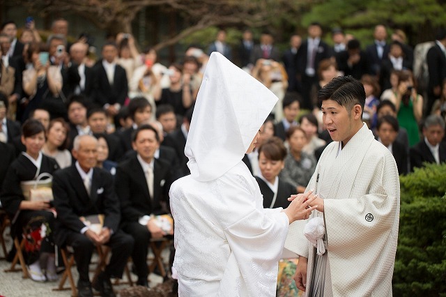日本庭園　挙式　人前式　白無垢